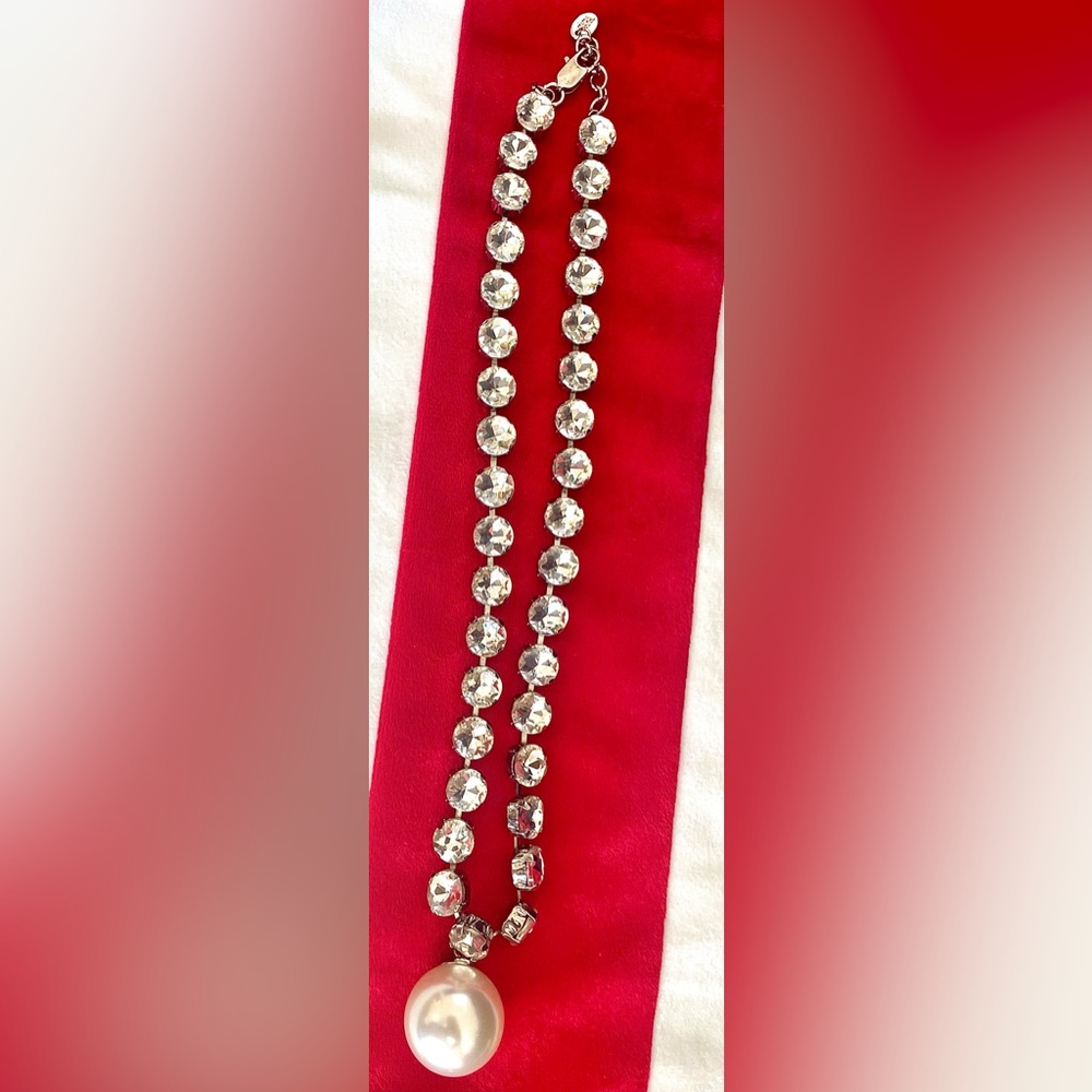 ZARA large rhinestone and pearl necklace. Never worn. Excellent condition 🤍